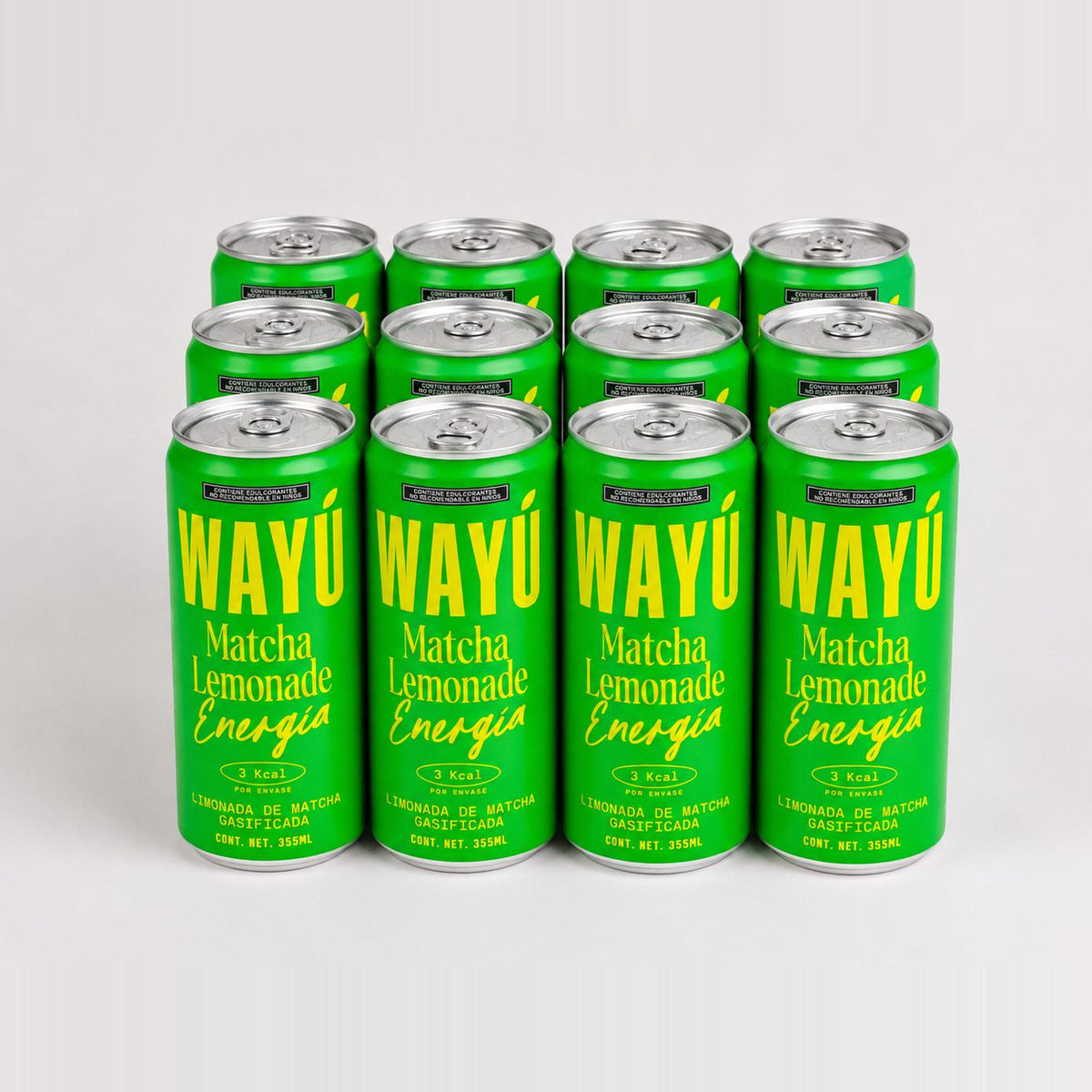 Pack de 12 latas Wayú Matcha Lemonade Energía, foto de estudio
