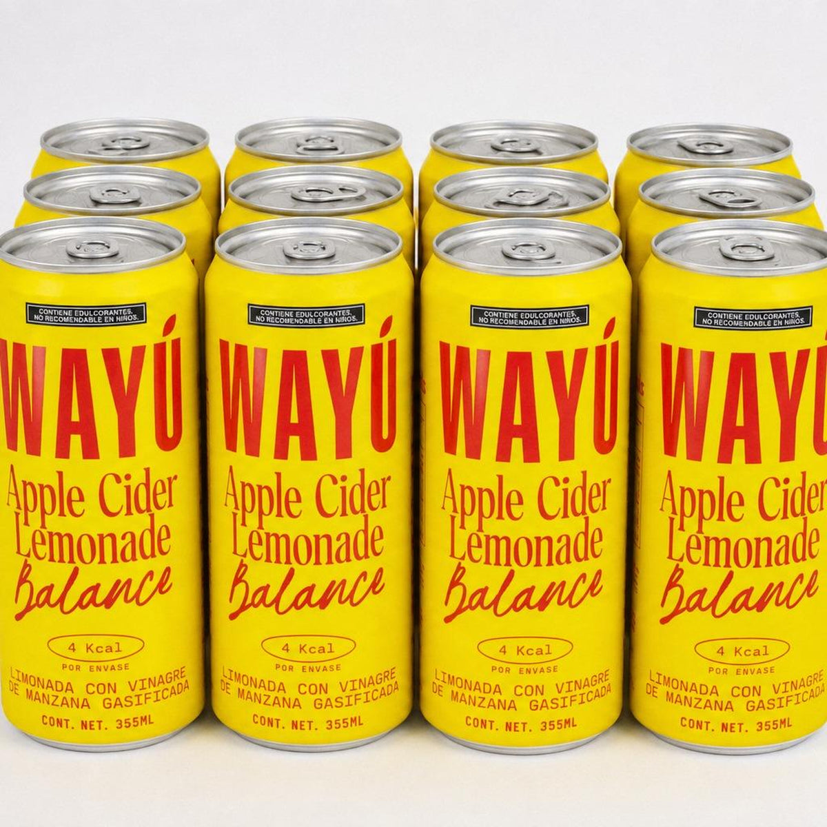 Pack de 12 latas Wayú Apple Cider Lemonade Balance, foto de estudio
